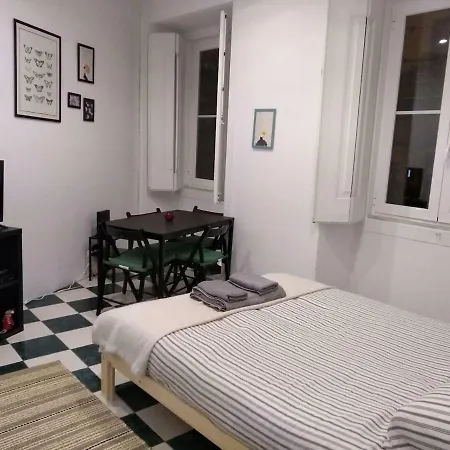 Apartment Mouraria Near St. George's Castle *